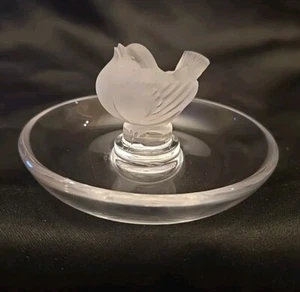 Lalique Frosted Crystal Pinson Bird Ring Trinket Dish Holder SIgned France - Picture 1 of 11
