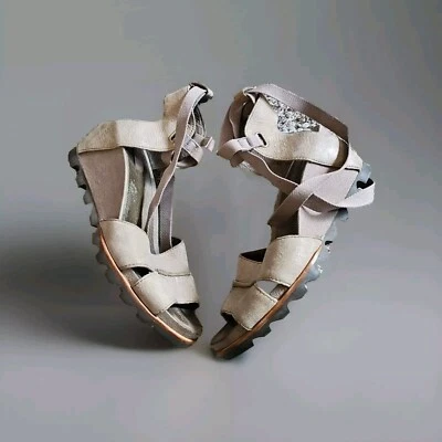 Sorel Joanie Wrap Leather Open Toe Wedge Sandals Sz 9 Beige Rare Good Condition - Image 1 of 4