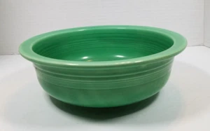 Fiesta Nappy Bowl Medium Green 8-1/2”Vintage Fiestaware Serving Vegetable  CHIP - Picture 1 of 10