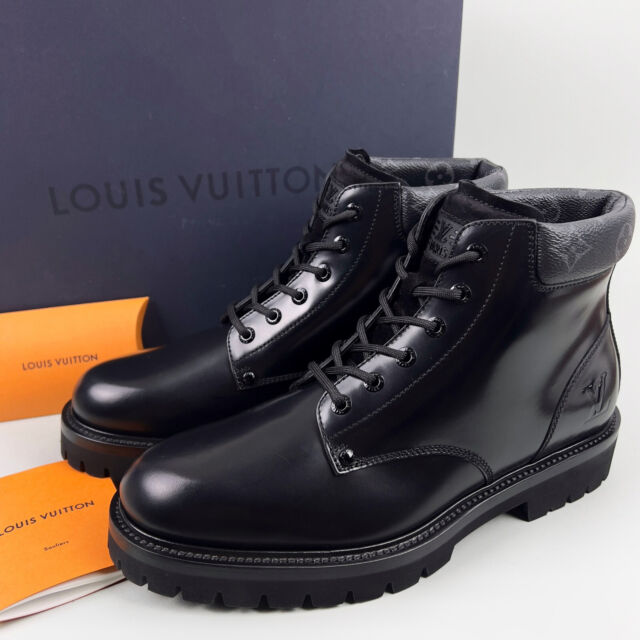 Louis Vuitton LV7.5 MENS US 8.5 Monogram x Nubuck Oberkampf Ankle Boot  ref.324533 - Joli Closet