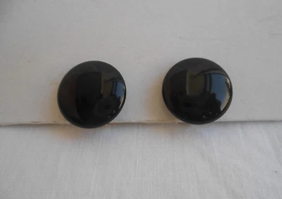 ORECCHINI TRIFARI TONDI IN LUCITE COLORE NERO A CLIP - Immagine 1 di 4