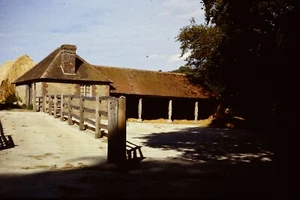 35mm Colour Slides - Benbow Pond & Barn Cowdray Park - 1970s I Think - Picture 1 of 2