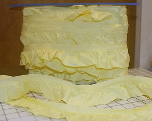 Borde de Volantes Amarillo Recogido 2" De Colección 15 yardas Perno Maíz Hecho en EE. UU. Plisado - Imagen 1 de 4
