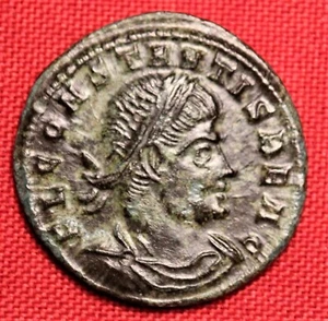 Ancient Roman Constantinus Bronze AE4 Coin - GLORIA EXERCITVS - Picture 1 of 3