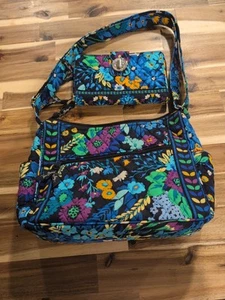 Vera Bradley Shoulder Bag and Wallet Set - Peacock Paisley - Excellent Pre-Owned - Picture 1 of 7