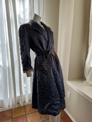 Bata de seda satinada acolchada vintage años 30 40 gris y rosa Foto 1 de 4