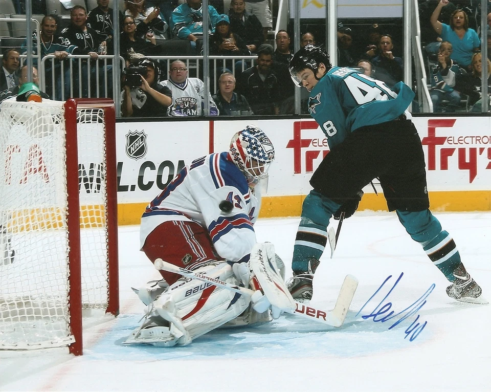 Tomas Hertl SHARKS Rookie Signed Auto 8x10 PHOTO  - Image 1 of 1