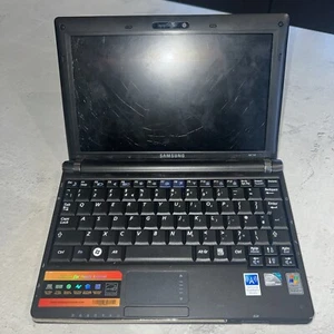 Samsung NP-NC10 10.2" Atom N270 1.6GHz 1GB 160GB HDD Windows XP Netbook - Picture 1 of 4