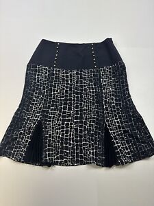Neiman Marcus ECCOCI 100% Silk  Lined Skirt Size 0  Black / White