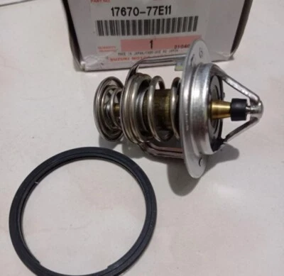 Nuevo Termostato Genuino para Suzuki 99-08 Grand Vitara 82C 17670-77E11 Foto 1 de 4