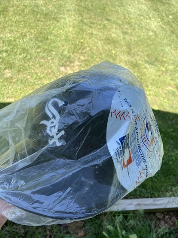 MLB Chicago White Sox Souvenir Plastic full size  Helmet. Brand New Cover