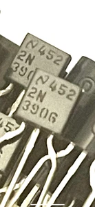 LOTE DE 5 TRANSISTORES NUEVOS NATIONAL 452 2N3906 RM2-CMP3 - Imagen 1 de 3