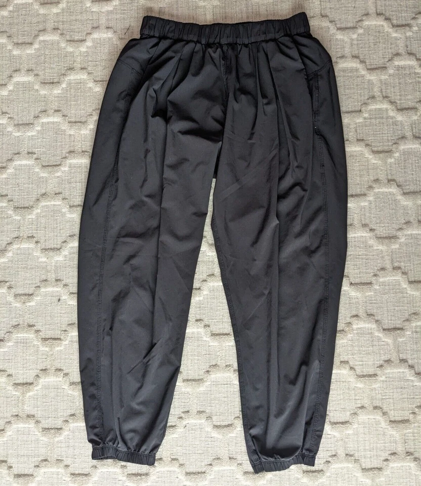 Lululemon Mat to Street Pant, black, size 8 Windbreaker Joggers - Image 1 of 4