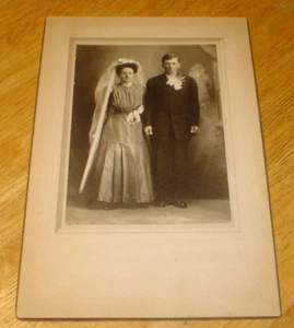 Antique Bride & Groom Black & White Cabinet Card Wedding Photo 6" x 9" - Picture 1 of 3