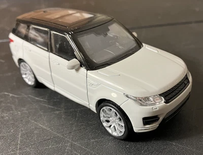 White Welly 1/43 Scale Land Rover Range Rover Friction Pull-Back Diecast - CLEAN - Image 1 of 4