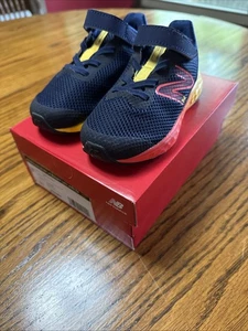 Jungen New Balance Fresh Foam Arishi V4 Schuhe. Größe 8US - Originalkarton - Bild 1 von 10