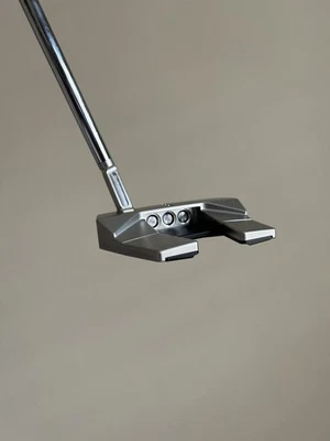 2024 Titleist Scotty Cameron PHANTOM 5.5 Milled Putter 34in Right Handed - Image 1 of 4