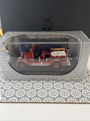 Signature Models 1928 Studebaker Fire Truck No:32347 - Image 1 of 4