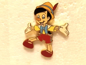 DISNEY WDW 2002 PINOCCHIO WITH HIS ARMS / HANDS SPREAD OUT PIN - Bild 1 von 2
