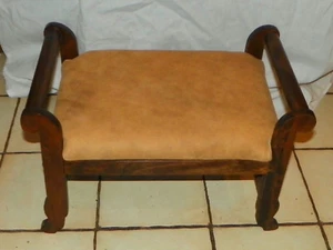 Fußhocker aus massivem Nussbaum mit Buckskin Leder / Hocker (FS43) - Bild 1 von 5