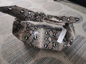 Topshop Sameena Schultertasche mit Schleife und Knoten in Schlangenmuster - Bild 1 von 8