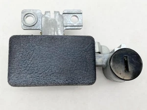 1991 - 1994 Nissan Sentra Glove Box Latch FADED BLACK 1994 1995 Pathfinder METAL - Foto 1 di 4