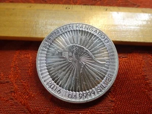 2016 Australian Kangaroo 1 Oz Silver Coin (Milk Spots) - No Reserve - Picture 1 of 2