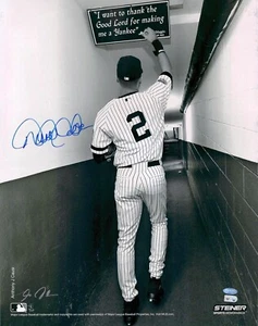 YANKEES - DEREK JETER - 11 X 14 GLOSSY SIGNED PHOTO REPRINT - Picture 1 of 1