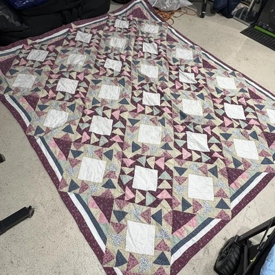 Colcha Edredón Vintage Hecha a Mano Retazos Grande Rosa Verde Floral 82"X97" Foto 1 de 4