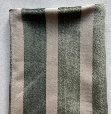 Kravet 29915 30  USA Designer Fabric Remnant 24 x 24" - Image 1 of 3