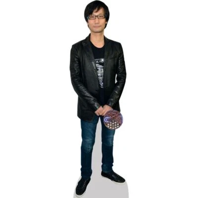 CELEBRITY CUTOUTS Hideo Kojima (Jeans) a grandezza naturale