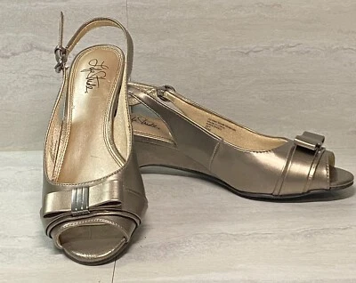 Tacones de cuña Life Stride Comfort metálicos bronce peltre lazo talla 9,5 M Foto 1 de 4