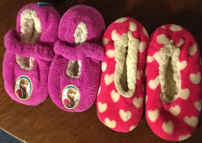 Pre-owned/Used ~ Disney Themed Anna/Minnie Mouse ~ Two Children Pack Slipper Set - Image 1 of 4