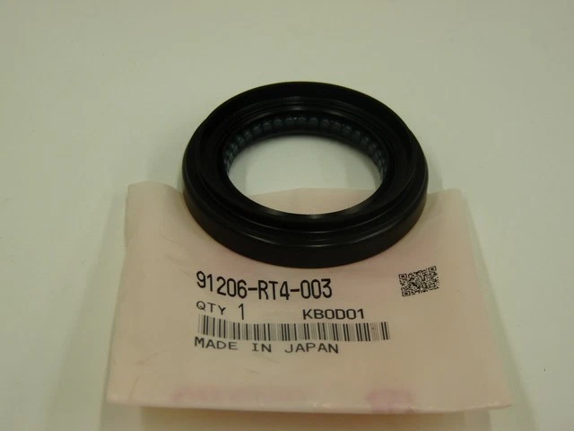 Genuine Acura Automatic Transmission Output Shaft Seal 91206-RT4-003 - Image 1 of 1