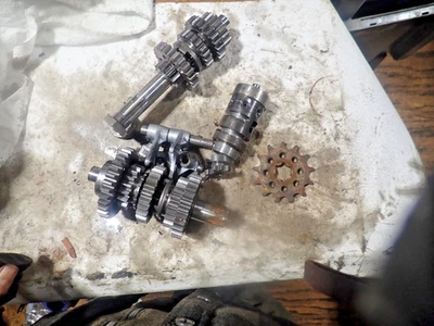 SUZUKI PE 250 1979 AHRMA transmisión/tranny/caja de cambios/horquillas de cambio/tambor de cambio Foto 1 de 4