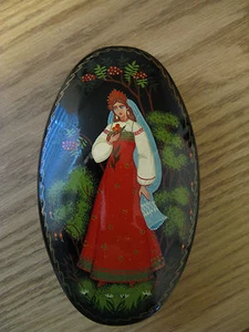 Black Laquered Trinket Box - Picture 1 of 2
