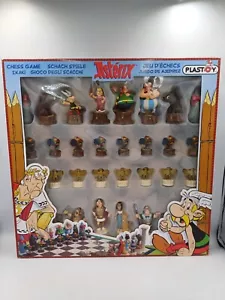 Plastoy Asterix Chess Set with PVC Figures - 2009, RARE New & Sealed - Picture 1 of 8