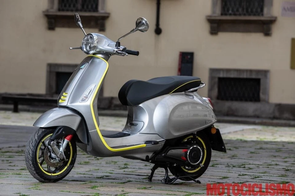 Rip. kit centralina e chiavi Piaggio Vespa Elettrica - Immagine 1 di 1