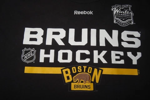 2016 BOSTON BRUINS vs MONTREAL CANADIENS Winter Classic - FOXBORO (XL) Shirt Cover