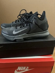 Size 8.5 - Nike LeBron Witness 4 Black - Picture 1 of 5