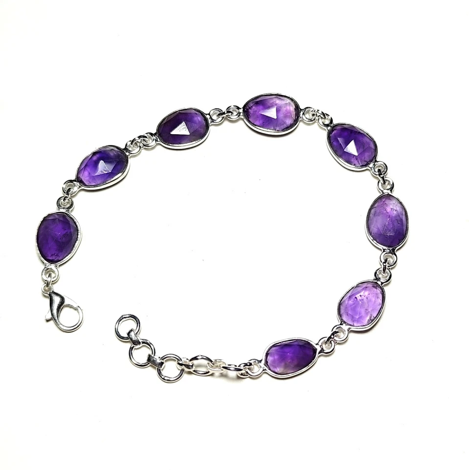 Brazalete plateado de latón hecho a mano con piedras preciosas de amatista Foto 1 de 1