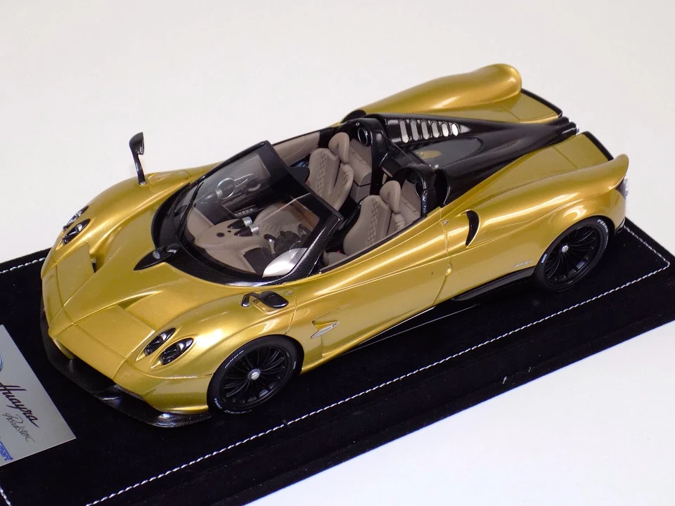1/18 Looksmart MR Pagani Huayra Roadster In Oro Alcantara Base - Immagine 1 di 4