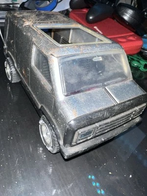 Furgoneta metálica vintage TONKA plateada/gris acero prensado con gráficos 8,5" años 70 Foto 1 de 4