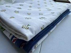 Williams Sonoma Provence (Bees) Tablecloth 70x90" - SAMPLE - New - Picture 1 of 6