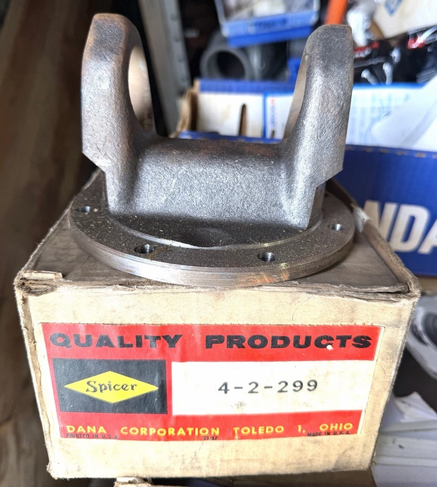 New DANA SPICER 3-2-299 - 1410 Series Flange Yoke NIB ** - Image 1 of 1