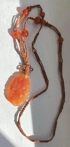 Collar amuleto de seda vintage Art Deco chino tallado cornalina pájaros melocotones - Imagen 1 de 20