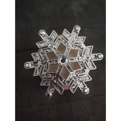 Bath & Body Works Silver Glitter Snowflake Car Fragrance Vent Clip Holder - Image 1 of 2