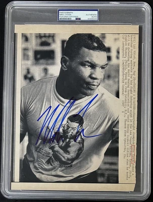 Mike Tyson Signed 1987 Type 3 Photograph PSA/DNA Working Out For Fight w Pinklon - Image 1 of 2