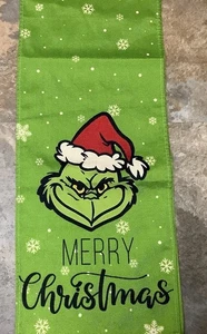 GRINCH ~ Corredor de mesa temático ~ 90 X 12,5 ~ Palabras de FELIZ NAVIDAD ~ Fondo verde/nieve - Imagen 1 de 8