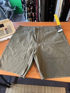 NWT. No Boundaries Green Cargo Shorts. Frayed Hem. Size 14? - Picture 1 of 7